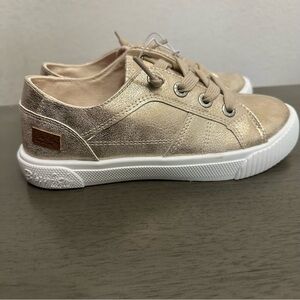 Blowfish Metallic Gold Low Top Sneakers size 2